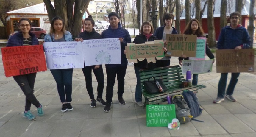 En El Calafate se manifest&oacute; por la Huelga Mundial por el clima 