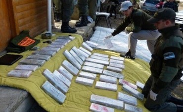 Condena de 7 y 4 a&ntilde;os para quienes distribu&iacute;an droga en la zona.