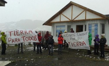 Tambi&eacute;n reclaman vecinos sin terrenos