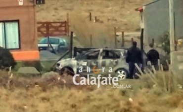 Incendiaron un auto en Villa Parque