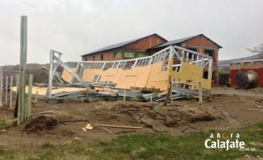 El Chalt&eacute;n: El viento arras&oacute; con un albergue en construcci&oacute;n 