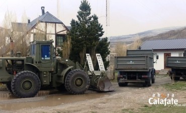 El Ejército trabaja en las calles de El Chaltén