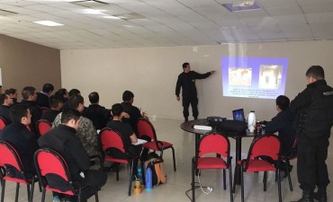 Capacitaci&oacute;n a polic&iacute;as que hacen seguridad en boliches