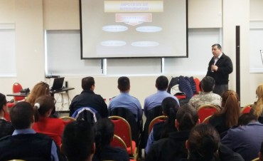 Es necesario que Santa Cruz adhiera a ley de prevenci&oacute;n de suicidio, y que polic&iacute;a trabaje puertas adentro.