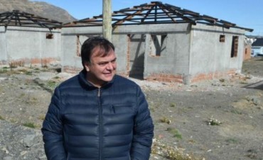 Por la veda postergan la entrega de viviendas a terminar