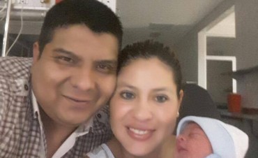 Mam&aacute; que tuvo su beb&eacute; en su casa denunci&oacute; la atenci&oacute;n del hospital. 