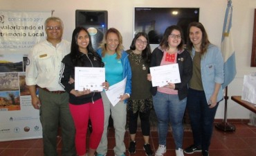 Alumnas calafate&ntilde;as fueron premiadas en Talampaya 