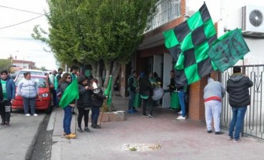 Auxiliares de Educaci&oacute;n en plan de lucha