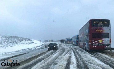 Temporal de nieve dificulta el tr&aacute;nsito en M&iacute;guez
