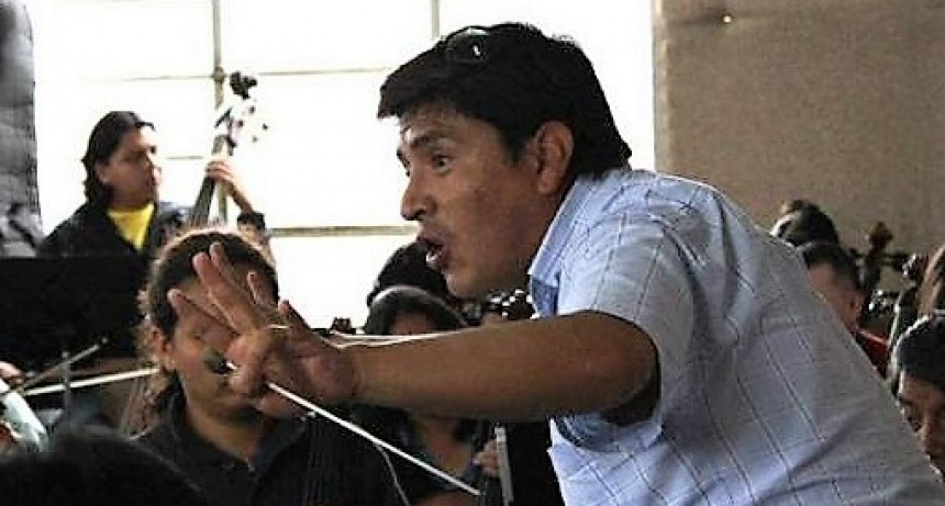 vIDEO. Maestro ecuatoriano dirigi&oacute; la orquesta juvenil