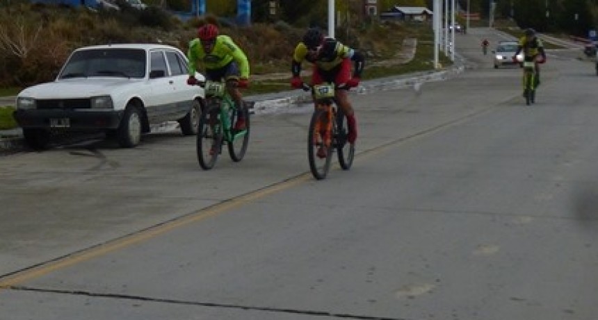 MTB: Ezequiel Molina gan&oacute; en un apasionante sprint final