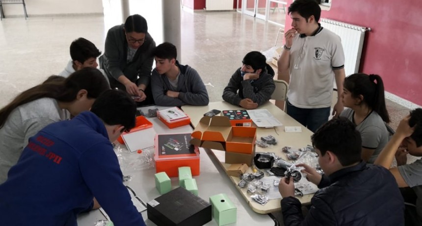 Escuela Industrial recibi&oacute; importante equipamiento tecnol&oacute;gico 