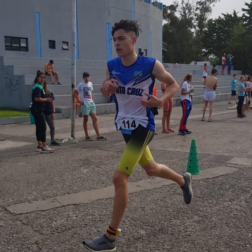 Juegos Evita: Un calafate&ntilde;o bati&oacute; record en Acuatl&oacute;n