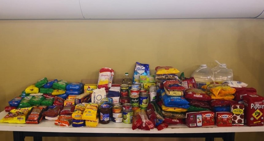 &ldquo;Todos por el SAMIC&rdquo; entregaron los alimentos al Hospital