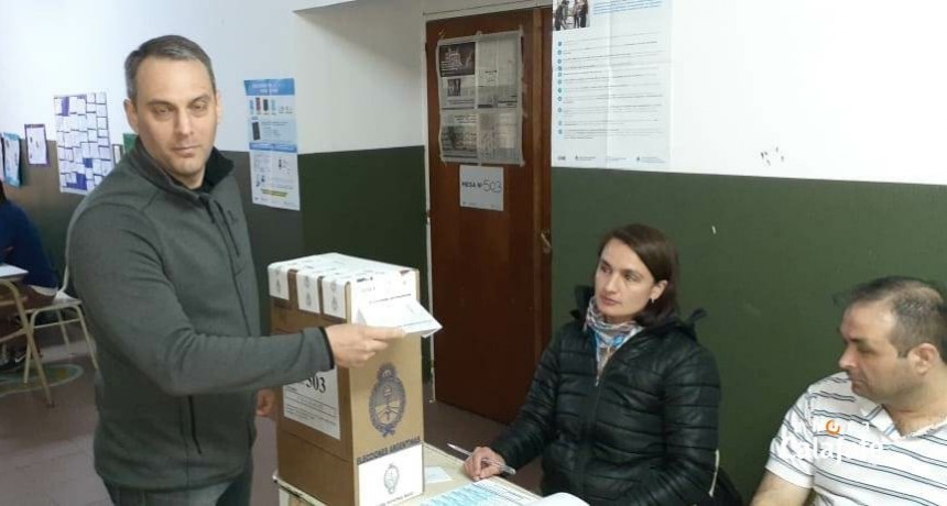 Vot&oacute; Rodr&iacute;guez, candidato a intendente y concejal