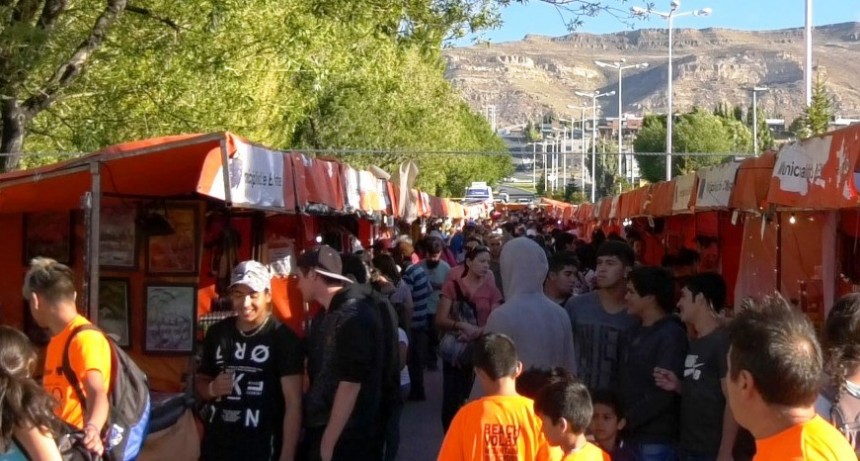 Fiesta del Lago 2020. Convocan a artesanos y productores 
