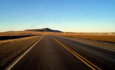Cortan rutas por fuertes vientos