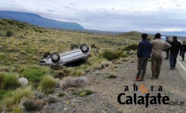 Extra&ntilde;o vuelco en cercan&iacute;as de El Chalt&eacute;n