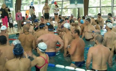 135 nadadores competir&aacute;n 8 horas en El Calafate