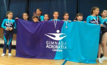 Gimnasia Acrob&aacute;tica de El Calafate en torneo de Esquel