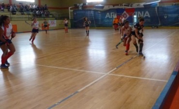 Comenz&oacute; el Torneo de &ldquo;Los Glaciares&rdquo; de Hockey Pista