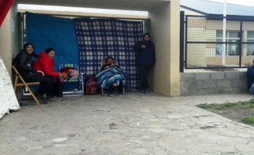 Historia repetida: Ya hacen fila frente a los Jardines