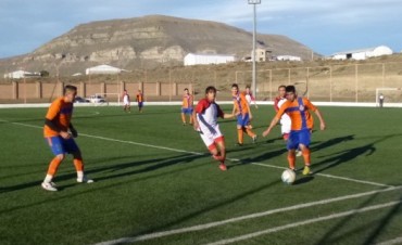 El f&uacute;tbol se juega entre semana