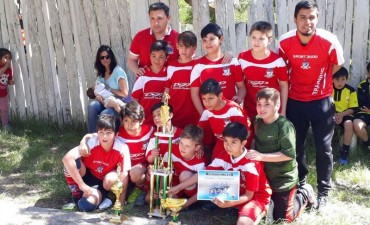 Deportivo Esperanza campe&oacute;n en Torneo de Futsal en Tres Lagos