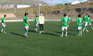 Argentinos del Sur gan&oacute; y alcanz&oacute; en la punta a Esperanza