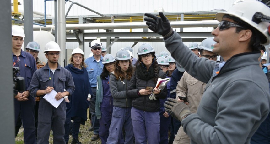 Alumnos de El Calafate visitaron Yacimiento de gas