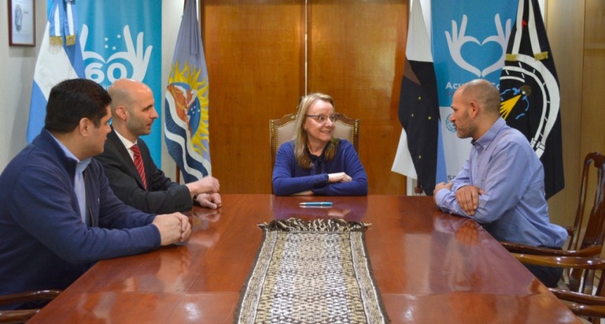 El Chalt&eacute;n. Mirvois se reuni&oacute; con la Gobernadora 