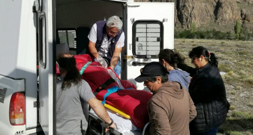 Est&aacute; grave mujer a la que le cay&oacute; un bloque de hielo