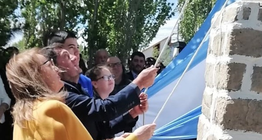 D&iacute;a de la Soberan&iacute;a. Acto oficial en Tres Lagos