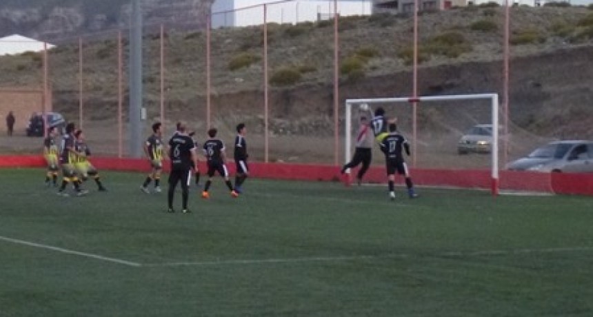El f&uacute;tbol de Primera tiene tres punteros