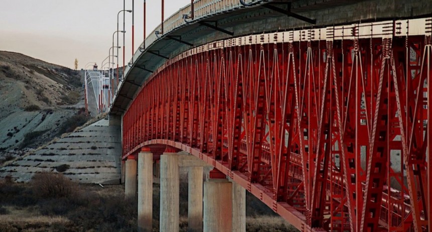 Provincia intim&oacute; a Vialidad Nacional por el estado del puente sobre el R&iacute;o Santa Cruz