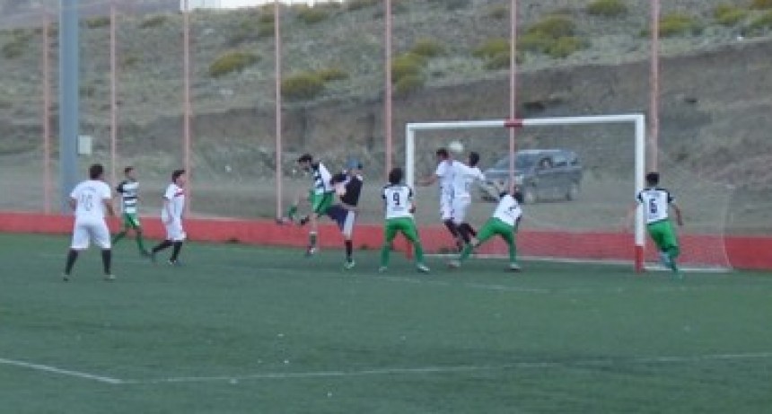 Argentinos del Sur y Esperanza mandan en el f&uacute;tbol de Primera