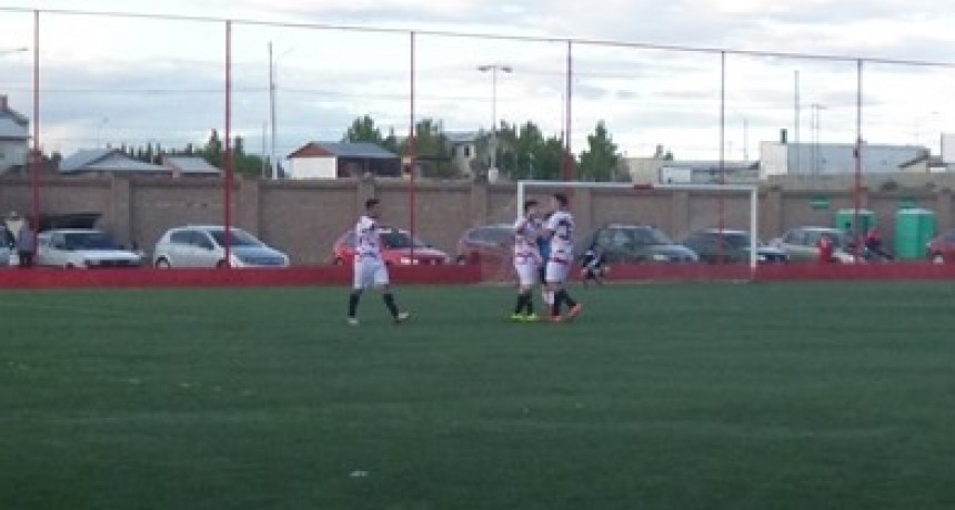 Esperanza y Newell�s ganaron y alcanzaron la punta