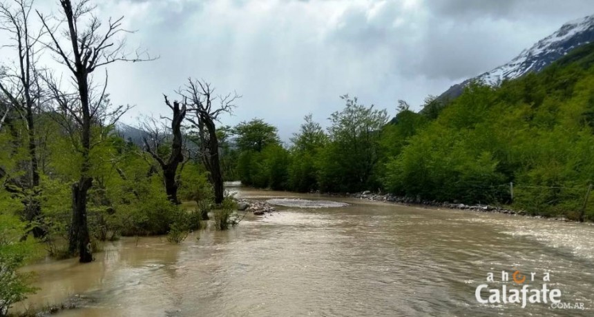 Ruta al Lago del Desierto cortada por las lluvias 