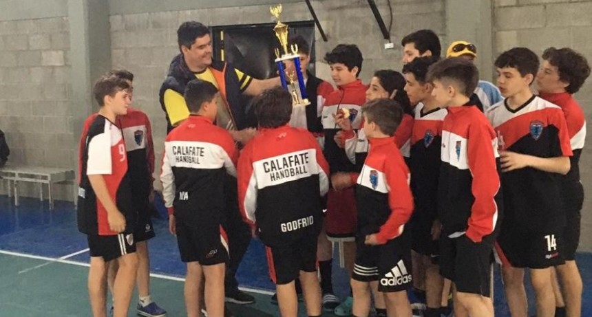 El Sub14 de Calafate gan&oacute; el Torneo provincial de Handball