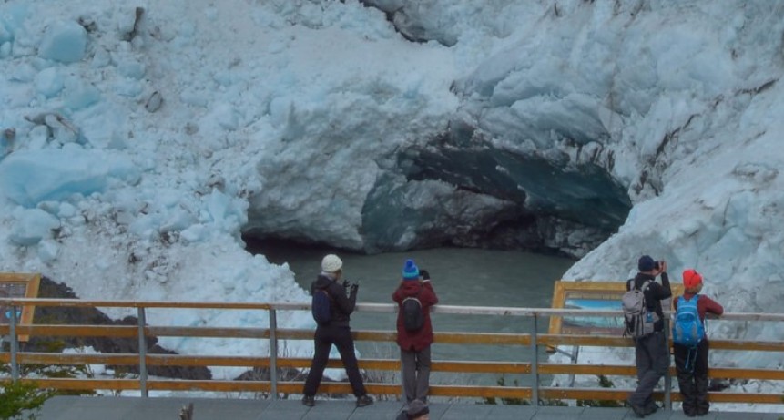 Glaciar Perito Moreno. Comenz&oacute; un inesperado y singular proceso de Ruptura