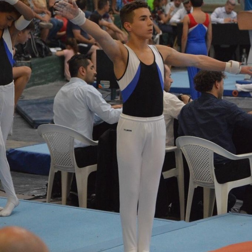 Gimnasta calafate&ntilde;o subcampe&oacute;n nacional 