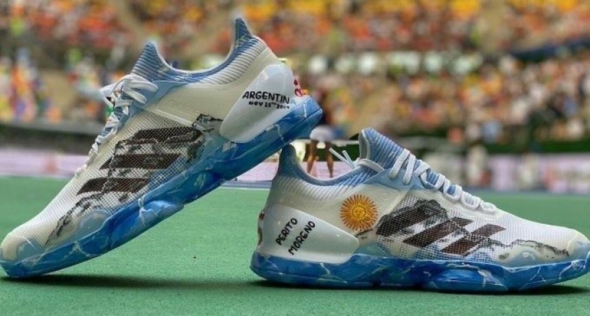 Las zapatillas de Zverev con el Glaciar Perito Moreno