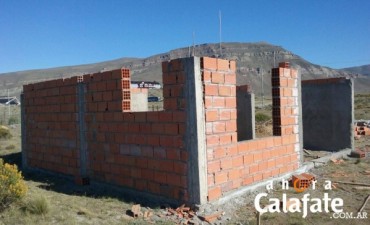 Vecinos denuncian estafa de un constructor