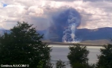 Ampliamos: Incendio est&aacute; descontrolado