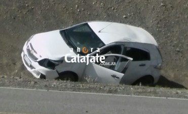 Pareja de m&eacute;dicos se accidenta en la R40