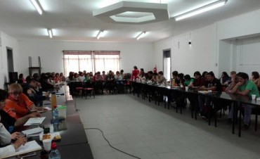 Docentes no acatan Conciliaci&oacute;n Obligatoria y siguen con el paro