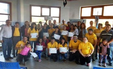 El Aula Taller M&oacute;vil capacit&oacute; a 64 personas en El Chalt&eacute;n 