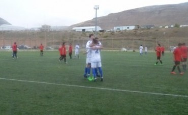 El Lago Argentino nuevamente puntero del f&uacute;tbol
