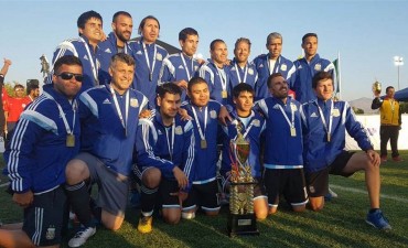 Argentina CAMPE&Oacute;N con el santacruce&ntilde;o David Peralta en Los Murci&eacute;lagos