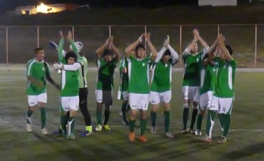 Argentinos del Sur gan&oacute; y llega puntero a la definici&oacute;n